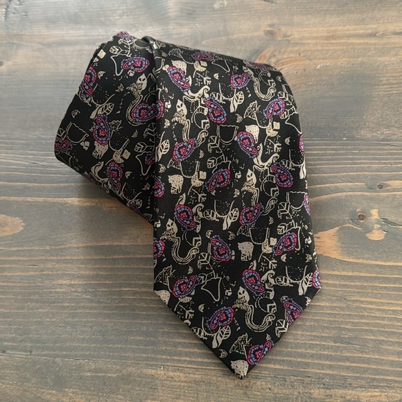 Gorgeous Oscar de la Renta silk tie - Picture 2 of 5